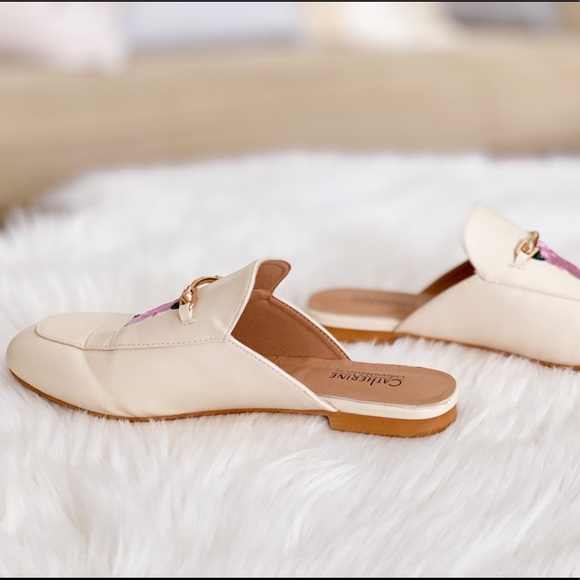 Catherine by Catherine Malandrino 
off white mules - Picture 7 of 8